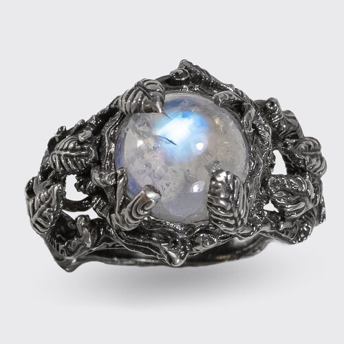 Серебряное кольцо с лунным камнем 'Тайга'